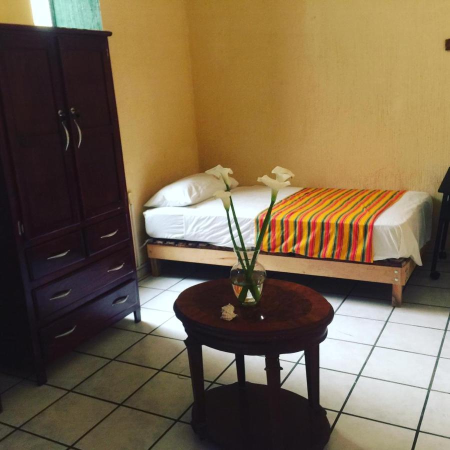 Hostal Гуадалахара Екстериор снимка
