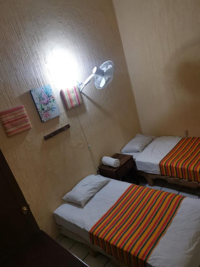 Hostal Гуадалахара Екстериор снимка