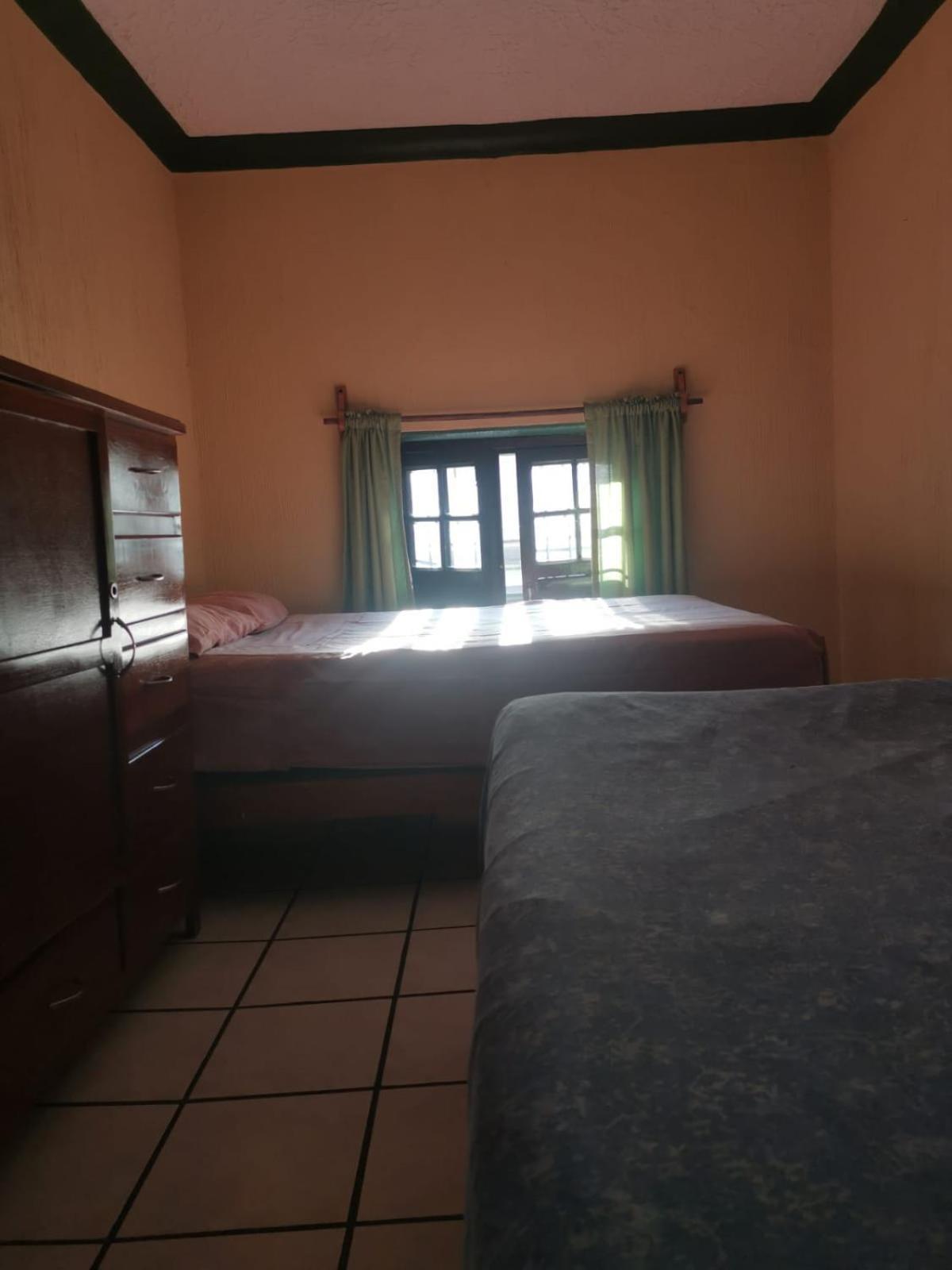 Hostal Гуадалахара Екстериор снимка