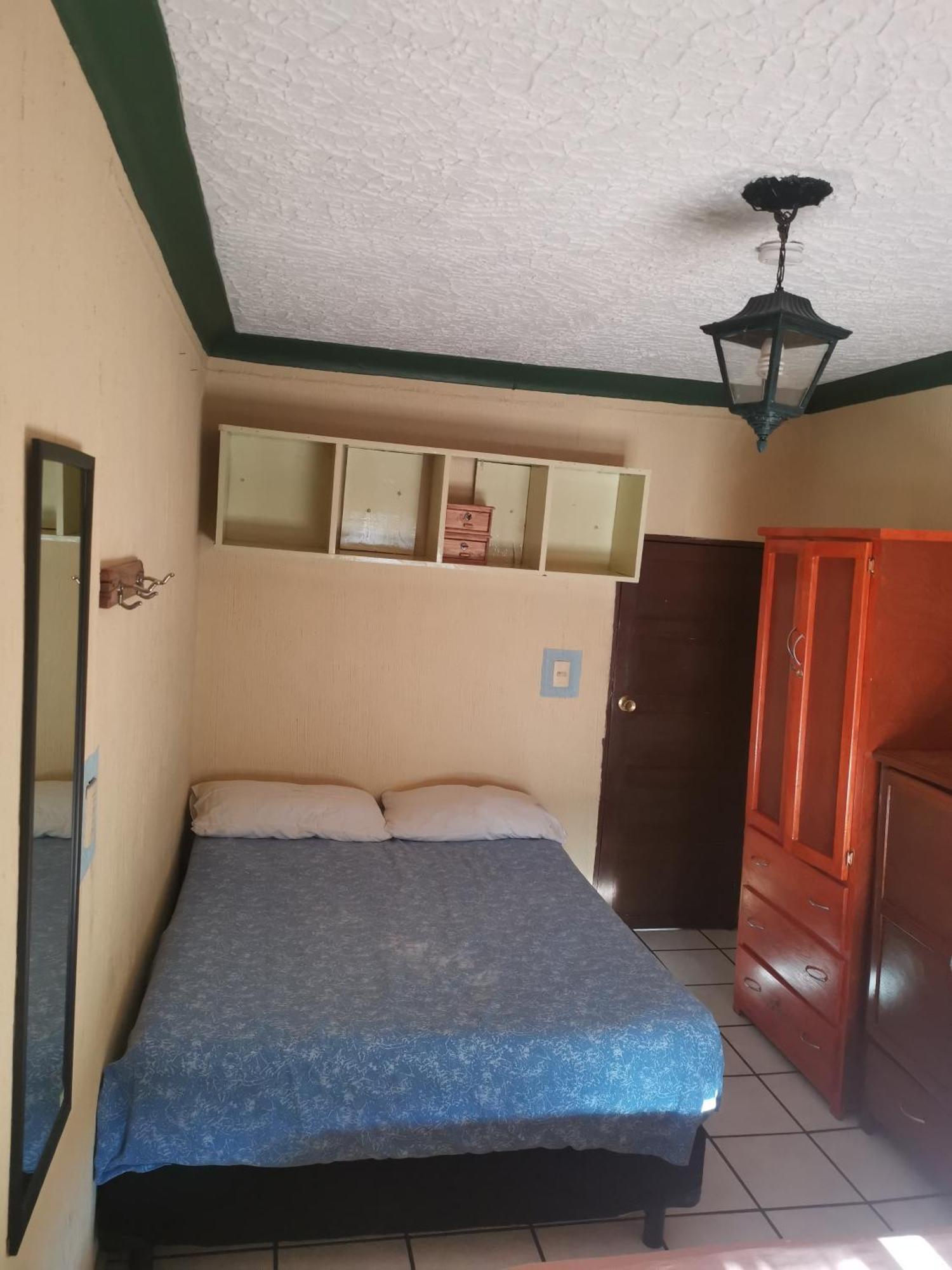 Hostal Гуадалахара Екстериор снимка